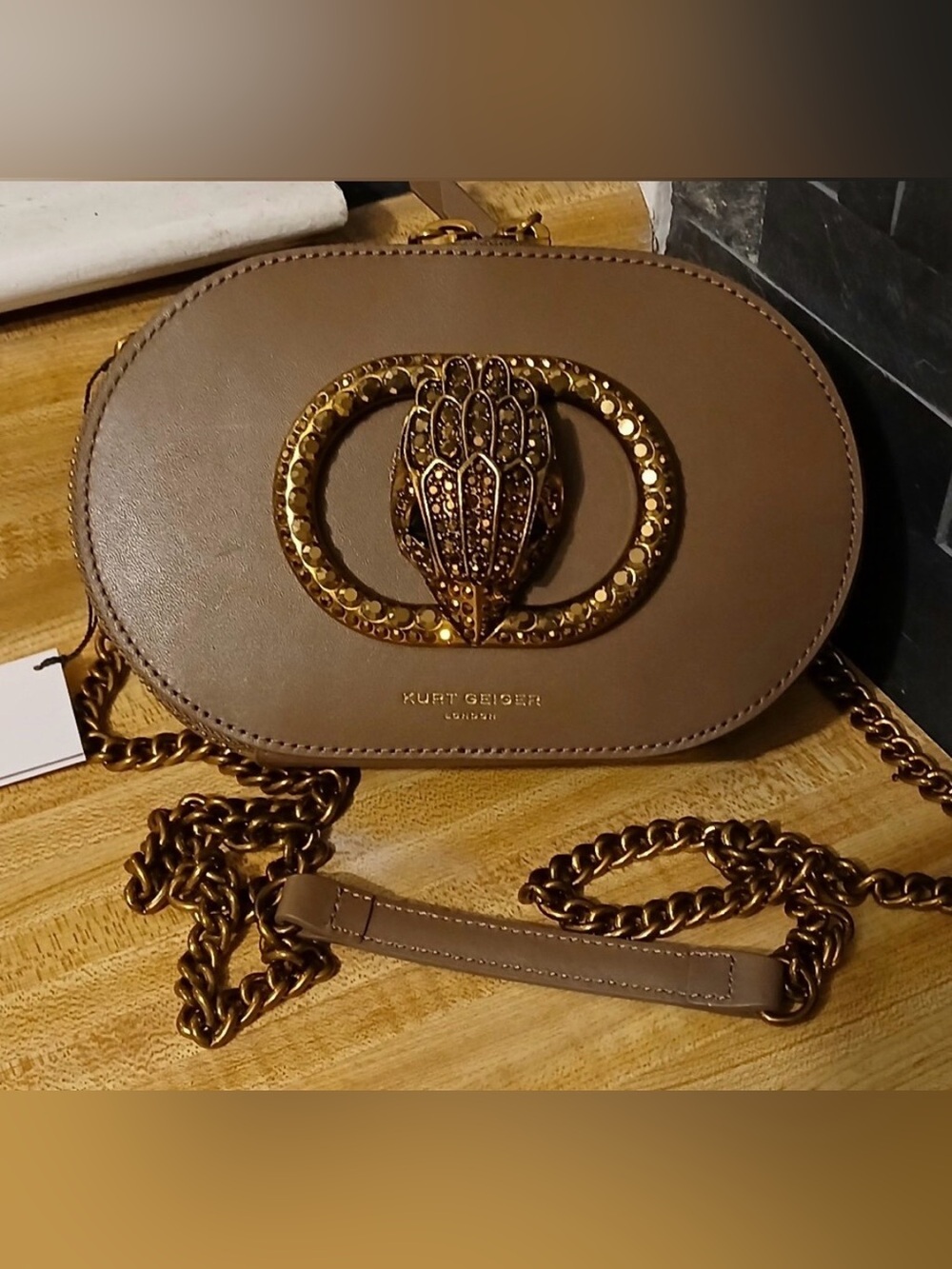Kurt Geiger NWT Subtle yet Showstopper Leather Crossbody Bag Gold Hardware